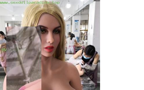 sex with realistic sex doll